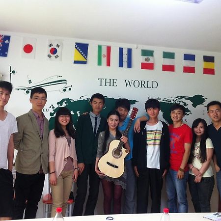 798 International Youth Hostel Жинан Екстериор снимка